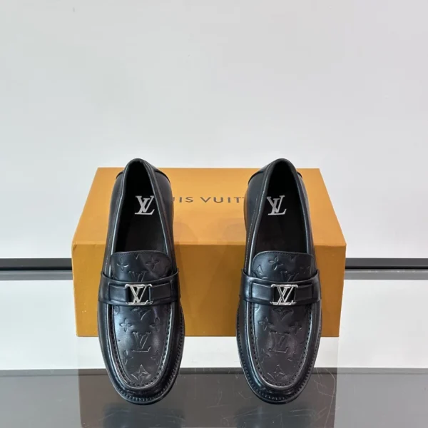 Louis Vuitton Major Loafers In Black - LL40
