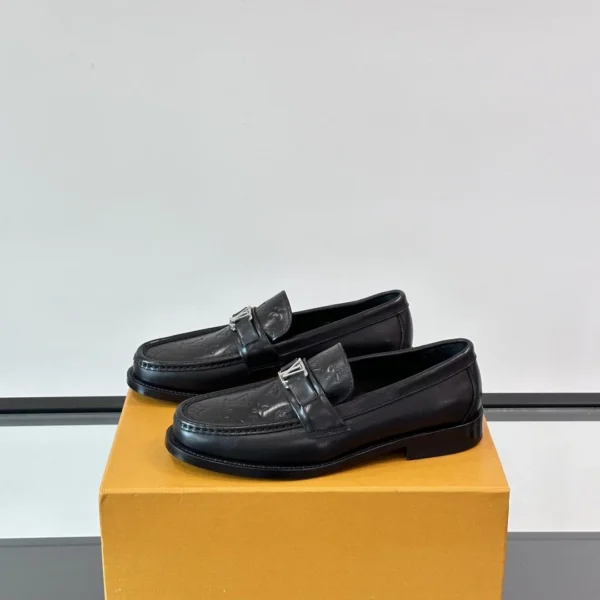 Louis Vuitton Major Loafers In Black - LL40