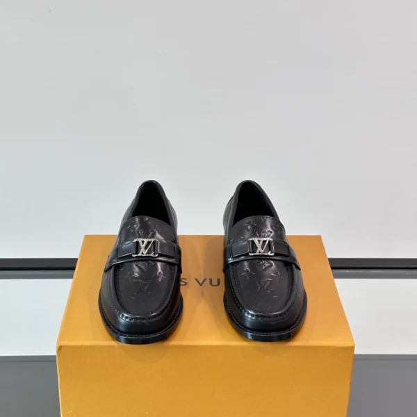 Louis Vuitton Major Loafers In Black - LL40