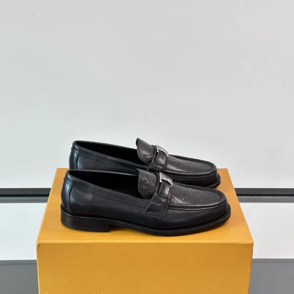 Louis Vuitton Major Loafers In Black - LL40