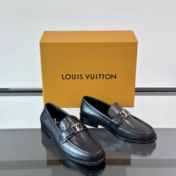 Louis Vuitton Major Loafers In Black - LL40