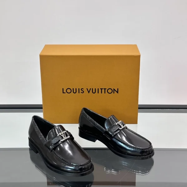 Louis Vuitton Major Loafers In Black - LL50