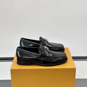 Louis Vuitton Major Loafers In Black - LL50