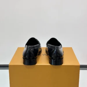 Louis Vuitton Major Loafers In Black - LL50