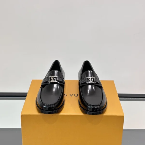 Louis Vuitton Major Loafers In Black - LL50