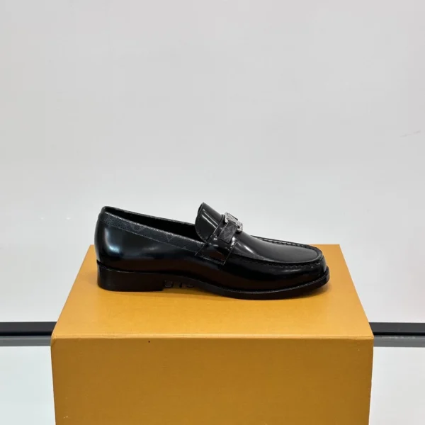 Louis Vuitton Major Loafers In Black - LL50
