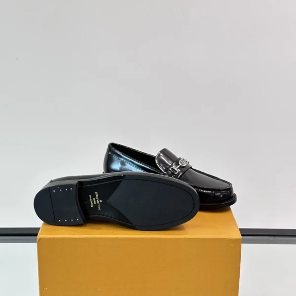 Louis Vuitton Major Loafers In Black Leather - LL39