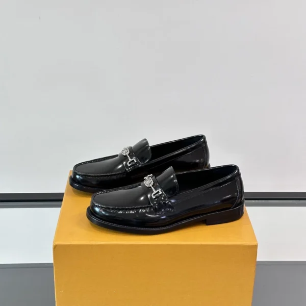 Louis Vuitton Major Loafers In Black Leather - LL39