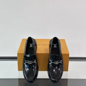 Louis Vuitton Major Loafers In Black Leather - LL39