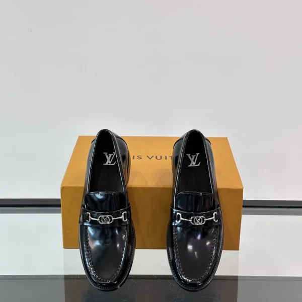 Louis Vuitton Major Loafers In Black Leather - LL39
