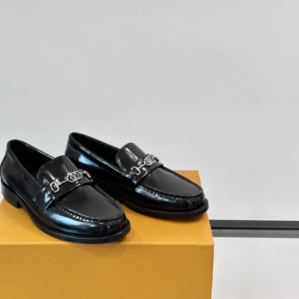 Louis Vuitton Major Loafers In Black Leather - LL39