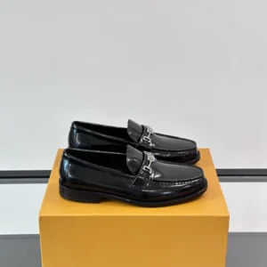 Louis Vuitton Major Loafers In Black Leather - LL39