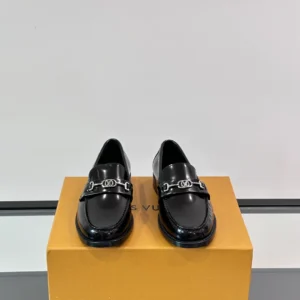 Louis Vuitton Major Loafers In Black Leather - LL39