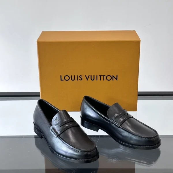 Louis Vuitton Major Loafers In Black Leather - LL53
