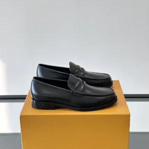 Louis Vuitton Major Loafers In Black Leather - LL53