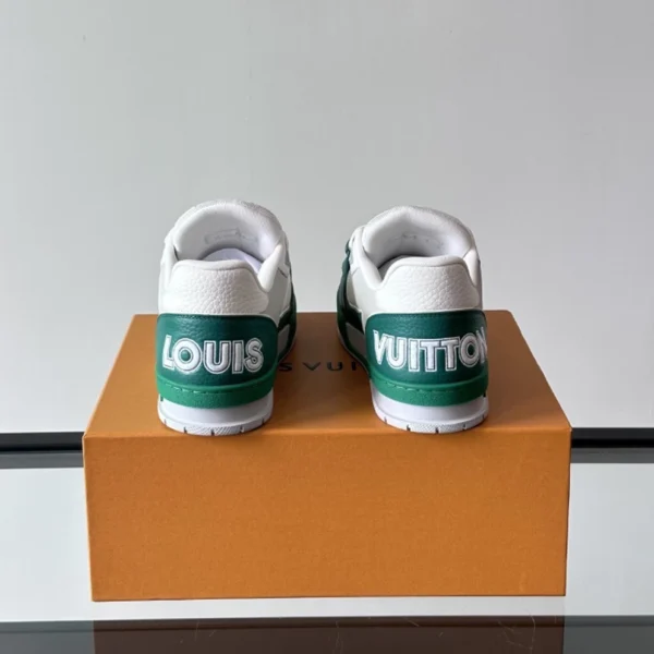 Louis Vuitton Trainer Sneaker In Green - LS309