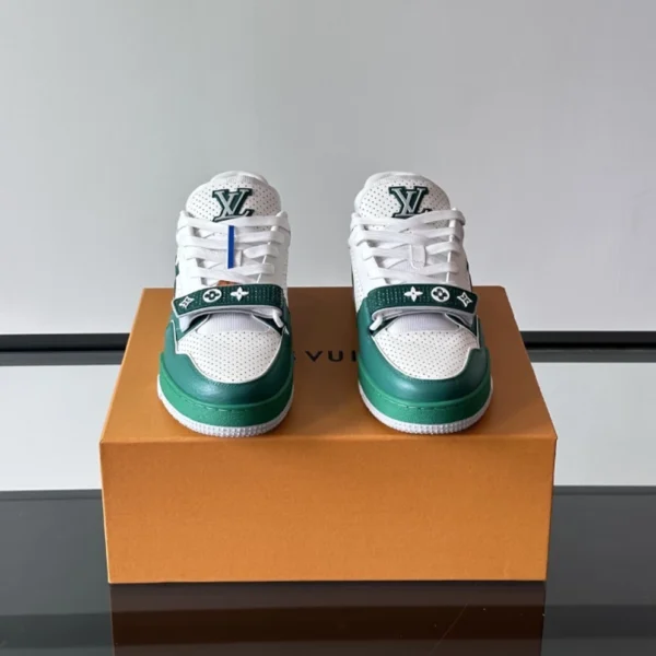 Louis Vuitton Trainer Sneaker In Green - LS309