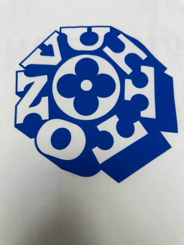 Louis Vuitton Printed Signature T-Shirt - LT133