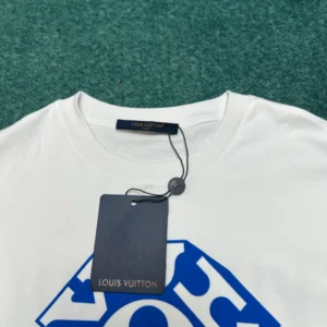 Louis Vuitton Printed Signature T-Shirt - LT133