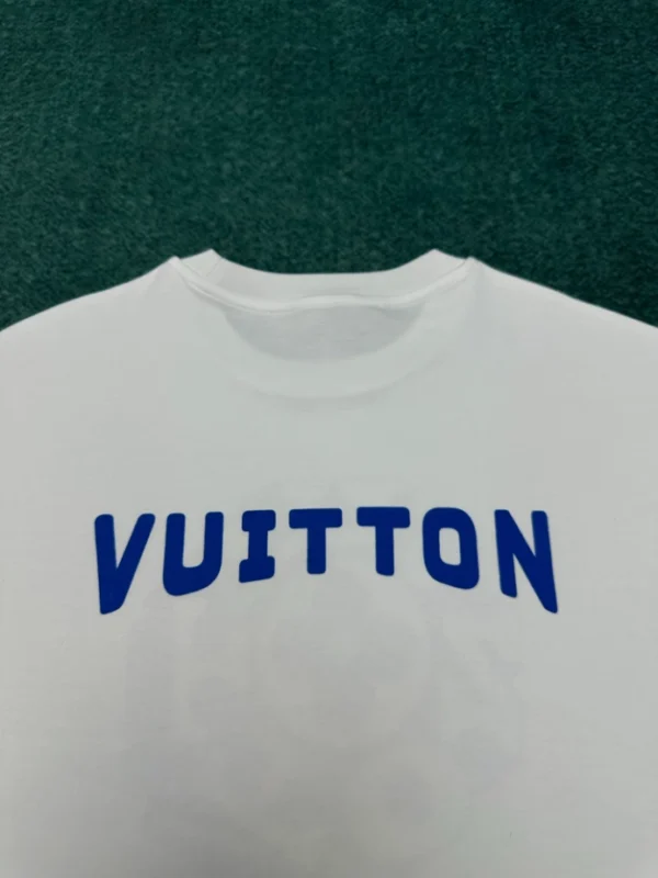 Louis Vuitton Printed Signature T-Shirt - LT133