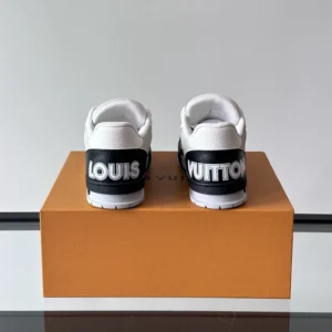 Louis Vuitton Trainer Sneaker In Black - LS308