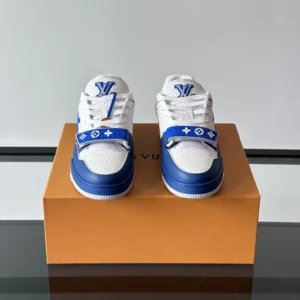 Louis Vuitton Trainer Sneaker In Blue