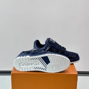 Louis Vuitton Trainer Sneakers In Blue - LS312