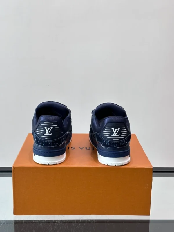 Louis Vuitton Trainer Sneakers In Blue - LS312