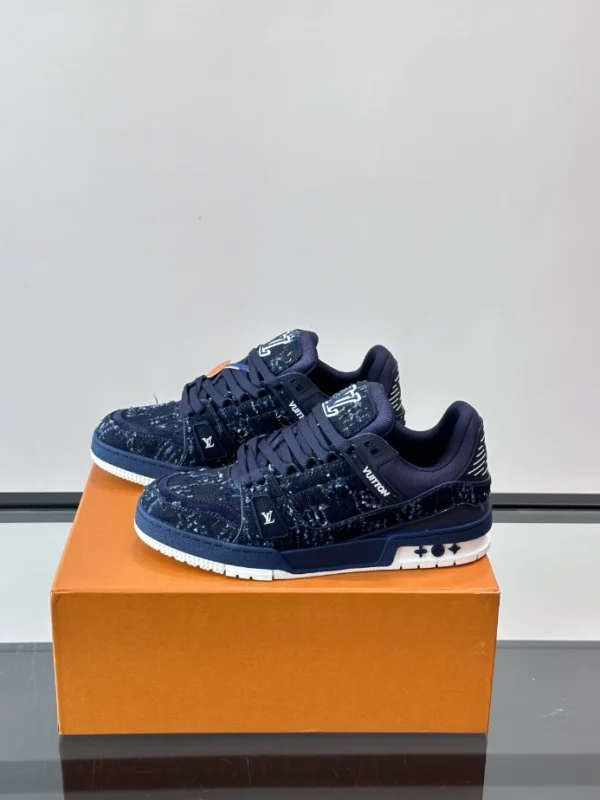 Louis Vuitton Trainer Sneakers In Blue - LS312