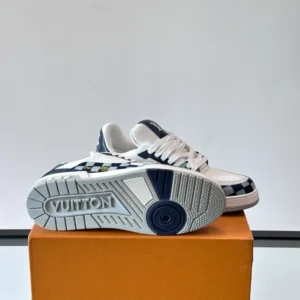 Louis Vuitton Trainer Sneakers In White - LS311