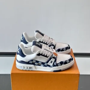 Louis Vuitton Trainer Sneakers In White - LS311