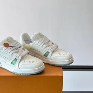 Louis Vuitton Trainer Sneakers - LS313
