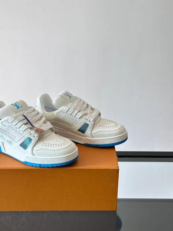 Louis Vuitton Trainer Sneakers - LS315