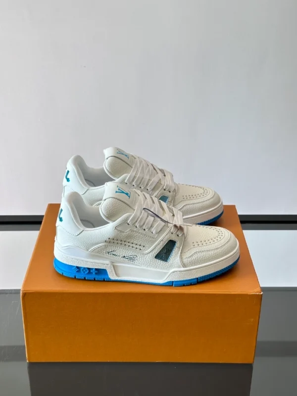 Louis Vuitton Trainer Sneakers - LS315