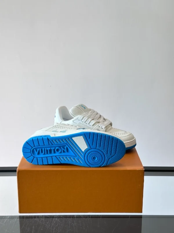 Louis Vuitton Trainer Sneakers - LS315
