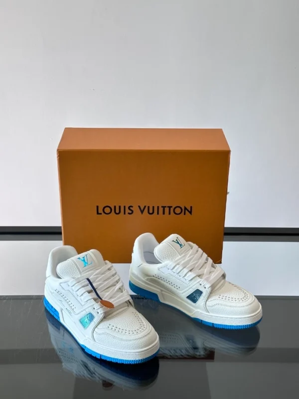 Louis Vuitton Trainer Sneakers - LS315