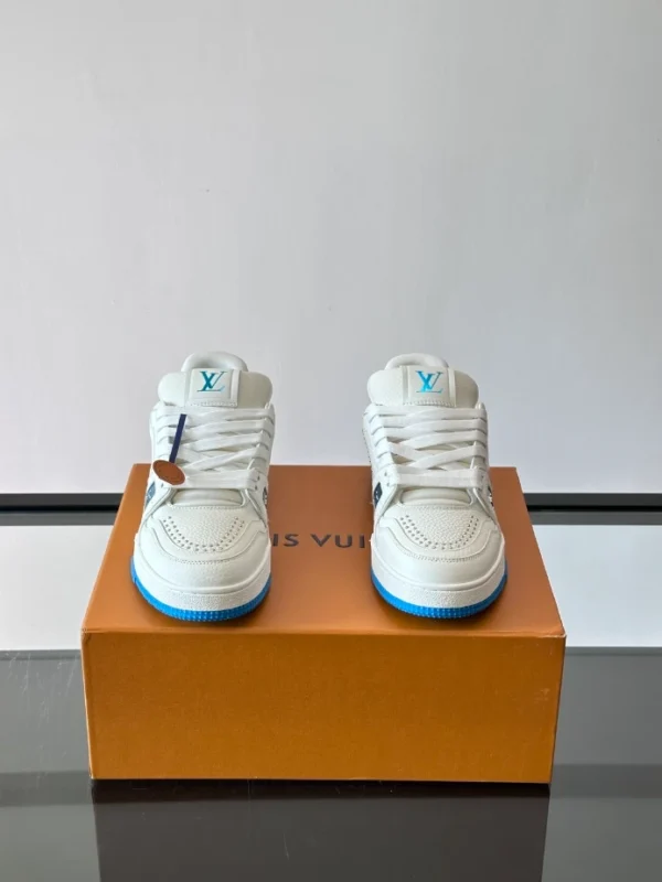 Louis Vuitton Trainer Sneakers - LS315