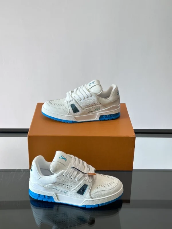 Louis Vuitton Trainer Sneakers - LS315
