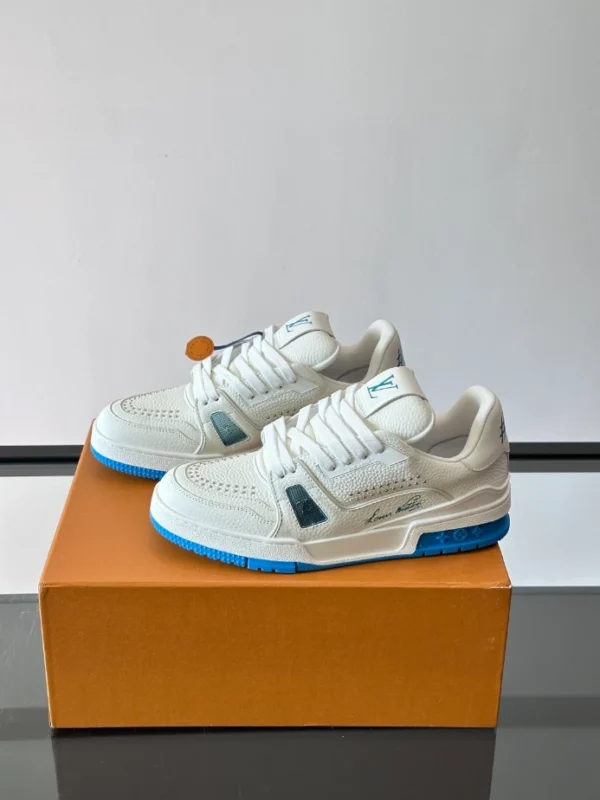 Louis Vuitton Trainer Sneakers - LS315