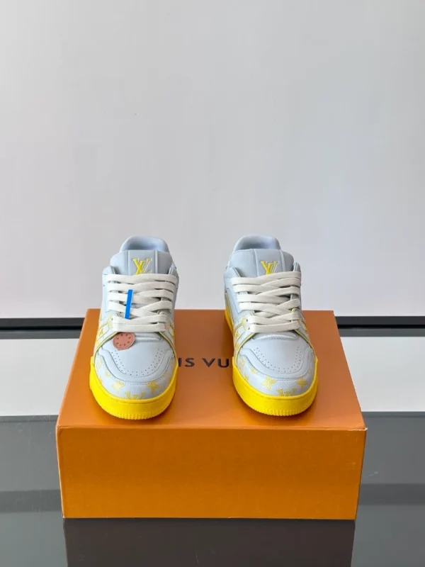 Louis Vuitton Trainer Sneakers - LS316
