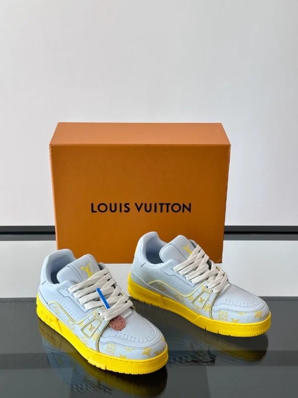 Louis Vuitton Trainer Sneakers - LS316