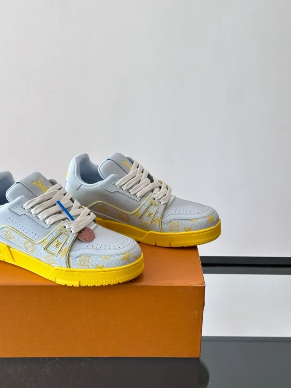 Louis Vuitton Trainer Sneakers - LS316