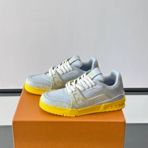 Louis Vuitton Trainer Sneakers - LS316