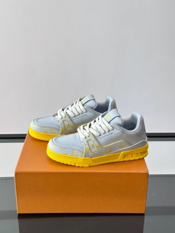 Louis Vuitton Trainer Sneakers - LS316