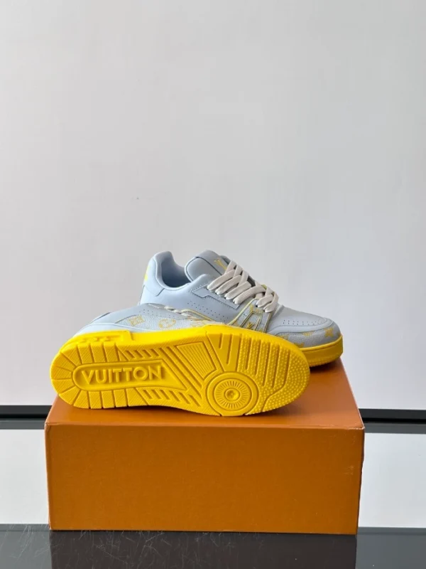 Louis Vuitton Trainer Sneakers - LS316