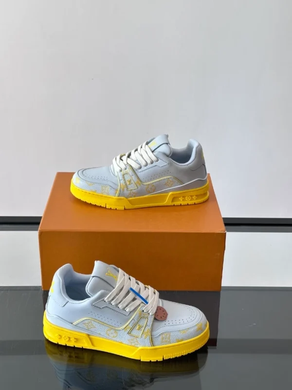 Louis Vuitton Trainer Sneakers - LS316