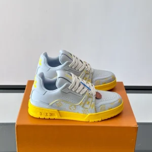 Louis Vuitton Trainer Sneakers - LS316
