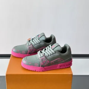 Louis Vuitton Trainer Sneakers - LS317
