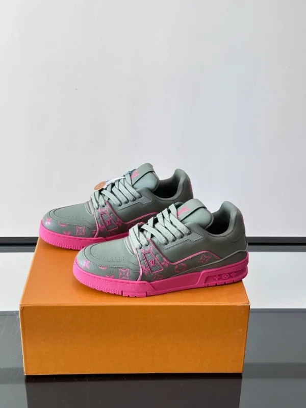 Louis Vuitton Trainer Sneakers - LS317