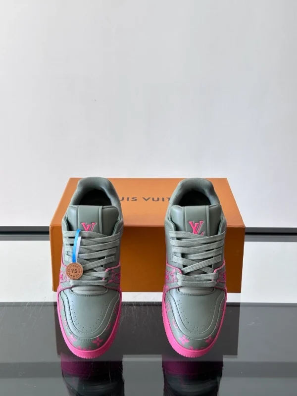 Louis Vuitton Trainer Sneakers - LS317
